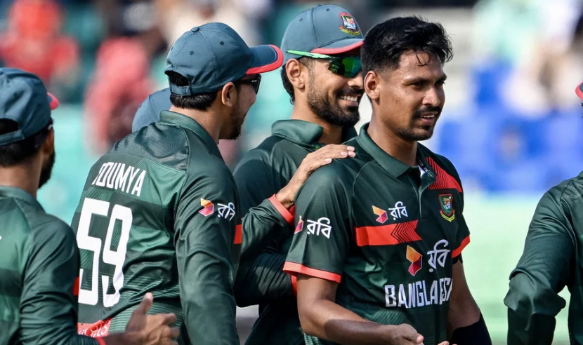 প্রথম ২ ওভারে বাংলাদেশের ২ উইকেট, চাপে অস্ট্রেলিয়া প্রথম ২ ওভারে বাংলাদেশের ২ উইকেট, চাপে অস্ট্রেলিয়া
