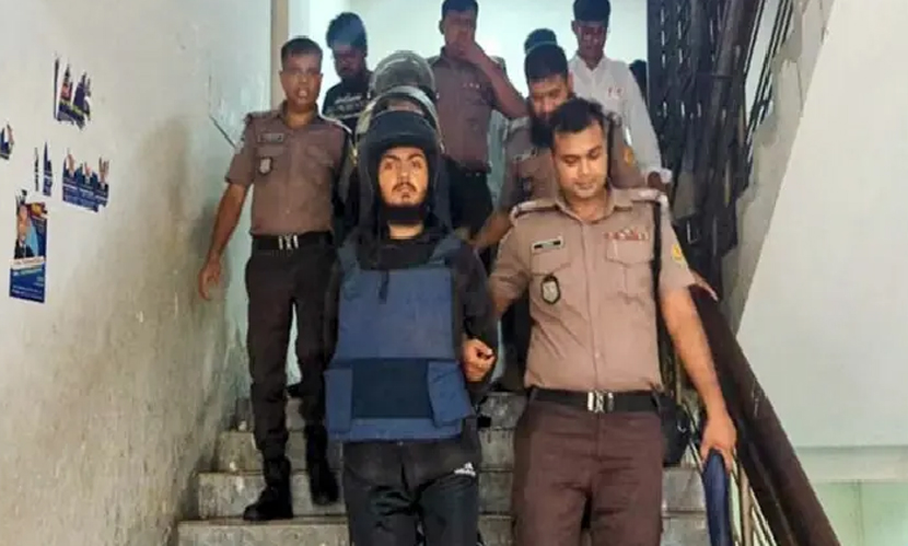 ডিবির সাবেক কর্মকর্তা নাজমুলসহ ৪ জনকে আদালতে হাজিরের নির্দেশ