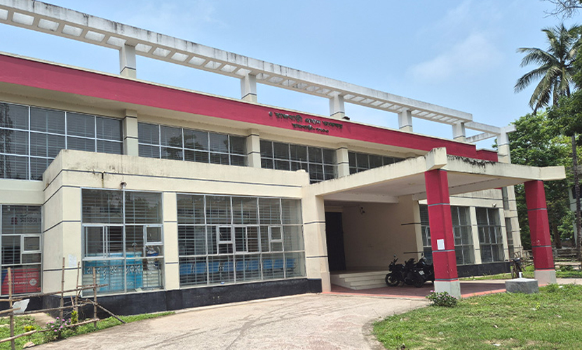 রাজবাড়ী পোস্ট অফিসে কোটি টাকা আত্মসাতের অভিযোগ, লেটার রাইটার পলাতক