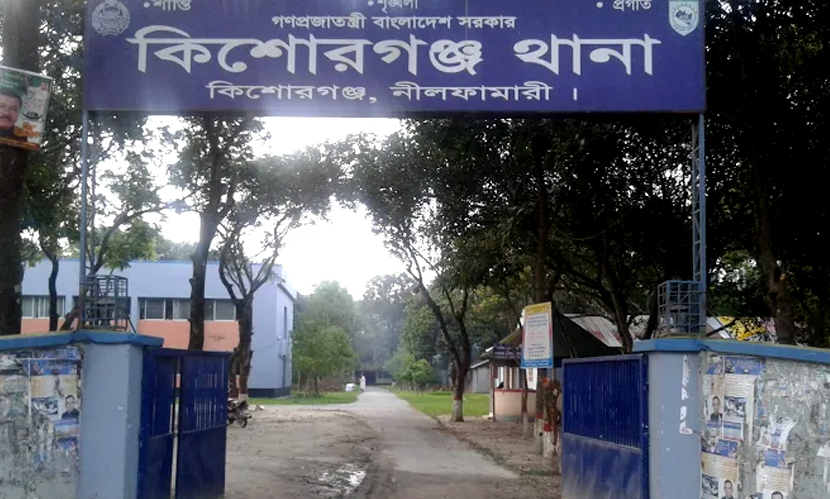 নীলফামারীতে মাইক্রোবাস দুর্ঘটনায় শিশুসহ নিহত ২, আহত ১৮