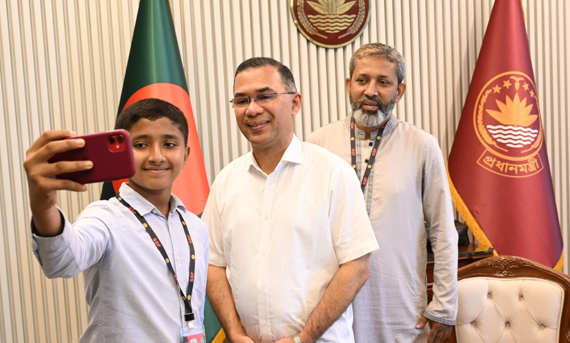 প্রধানমন্ত্রীর সঙ্গে দেখা করল মাইলস্টোন দুর্ঘটনায় বোন হারানো সেই তাহসিন