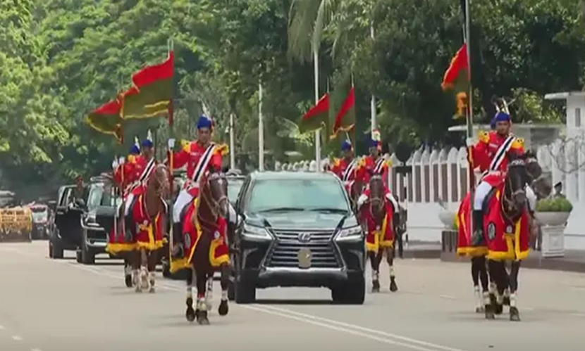 বঙ্গভবনে প্রথম কর্মদিবসে ভারপ্রাপ্ত রাষ্ট্রপতিকে গার্ড অব অনার