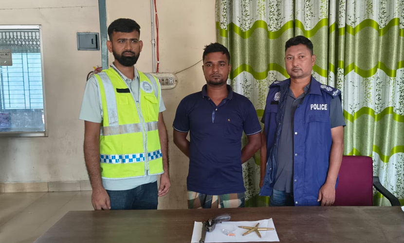 কুষ্টিয়ায় অস্ত্র, গুলি ও মাদকসহ যুবক গ্রেফতার