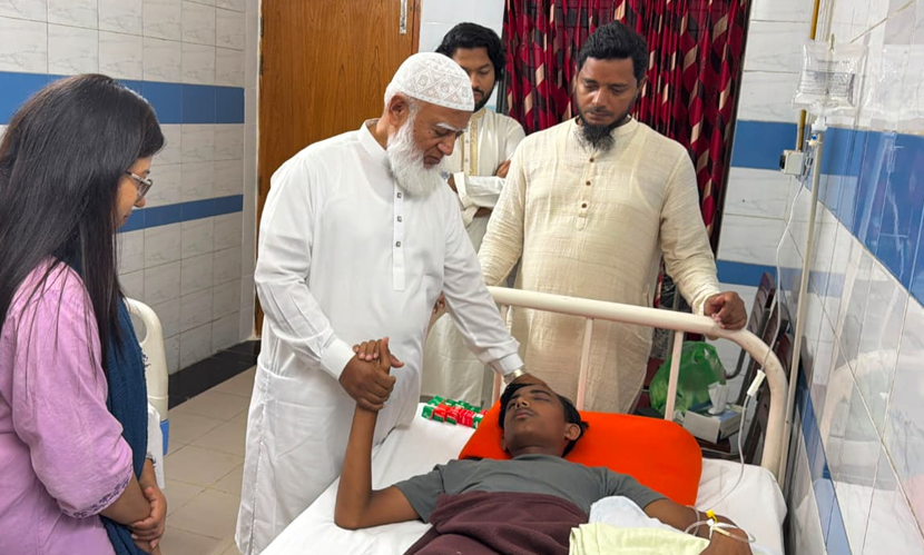 চোখ হারানো কিশোর আলিফকে দেখতে গেলেন বিরোধীদলীয় নেতা