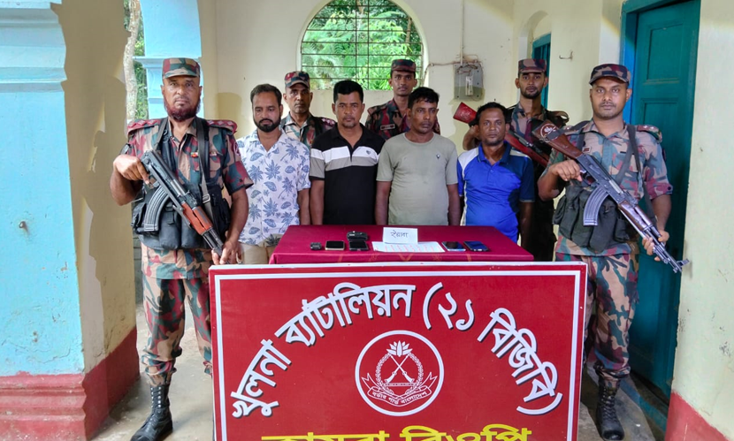 যশোরের​ শার্শা সীমান্তে ইয়াবাসহ ৪ মাদককারবারি আটক