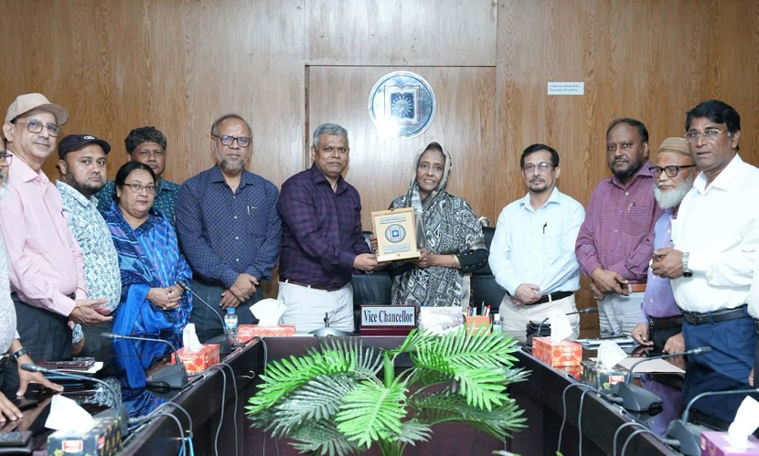 মেধাবীদের বৃত্তির জন্য রাবিকে ১০ লাখ টাকা দিল ভূমিমন্ত্রীর পরিবার