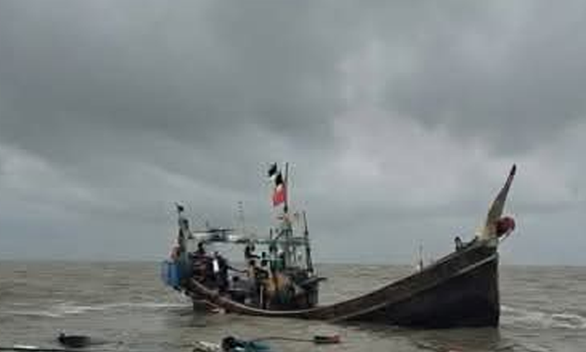 সাগরে ট্রলারডুবিতে ৫ জেলে নিখোঁজ, ৭ জন উদ্ধার
