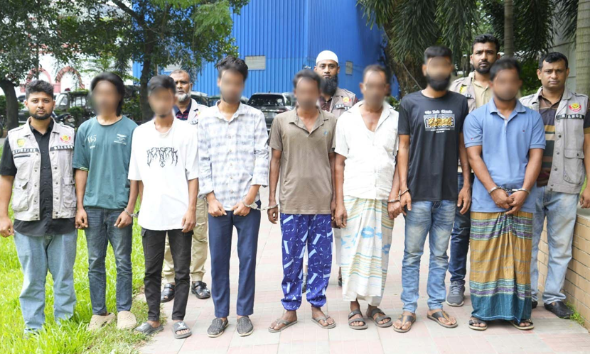 উল্লাপাড়ায় চাঁদাবাজির অভিযোগে গ্রেফতার ৬