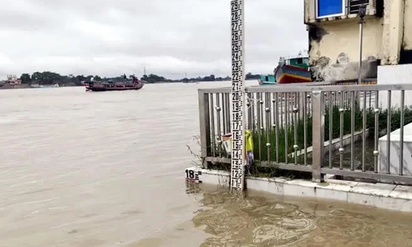 ভারী বর্ষণে দেশের নদ-নদীর পানি বৃদ্ধি পাচ্ছে