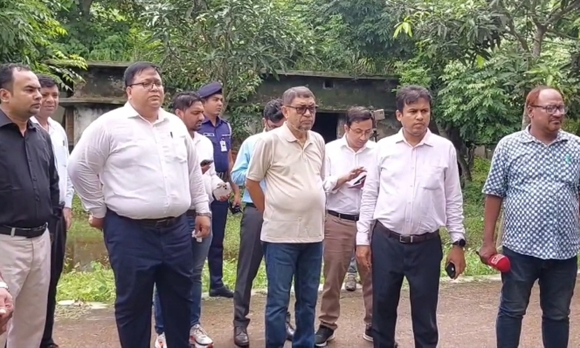 স্বাস্থ্য কমপ্লেক্সের টয়লেটে স্যালাইন ও সিরিঞ্জ, স্বাস্থ্যমন্ত্রীর ক্ষোভ