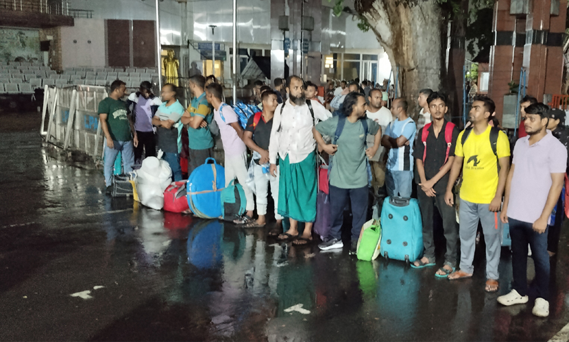 কারাভোগ শেষে দেশে ফিরলেন ৫০ বাংলাদেশি
