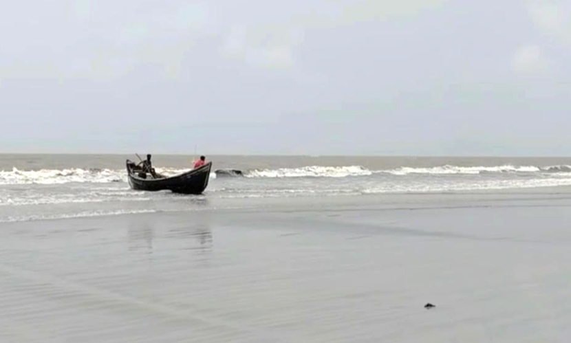 লঘুচাপের প্রভাবে উত্তাল বঙ্গোপসাগর, বন্দরে ৩ নম্বর সতর্কতা