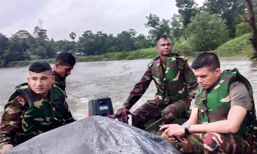 বন্যা মোকাবিলায় চট্টগ্রামে সেনাবাহিনী মোতায়েন