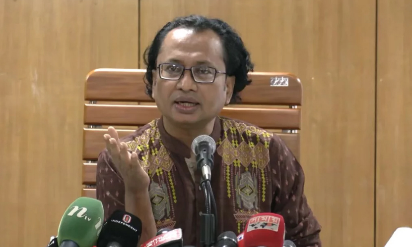 সাভারে বিস্ফোরণ নিয়ে নাহিদের বক্তব্য রাজনৈতিক: তথ্য উপদেষ্টা