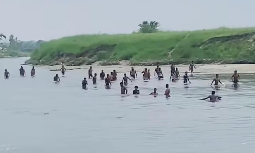 গরুসহ সাঁতরে নদী পার হতে গিয়ে পানিতে ডুবে বৃদ্ধের মৃত্যু