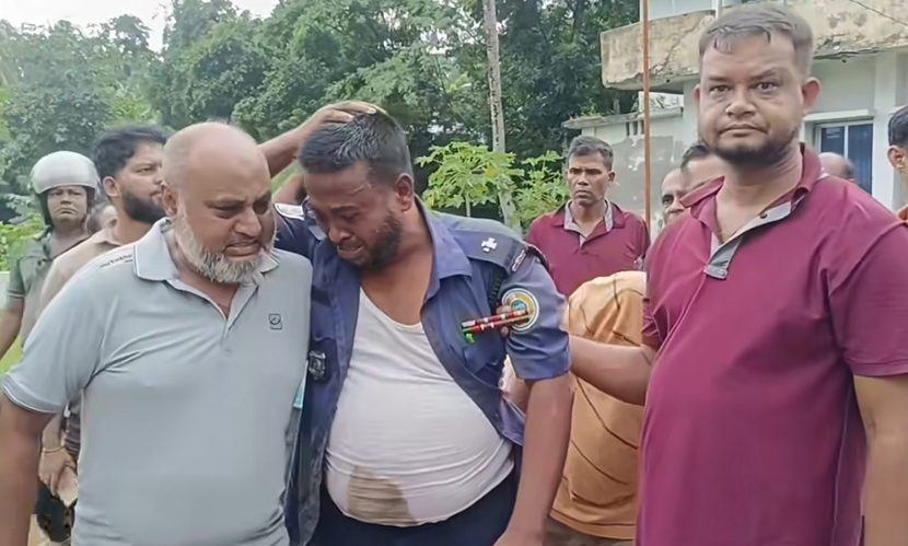 আসামির মৃত্যুর গুজবে আগৈলঝাড়া থানায় হামলা, পুলিশসহ আহত ১৫