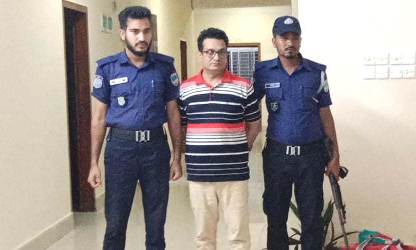 ভারতে যাওয়ার সময় বেনাপোলে স্বেচ্ছাসেবক লীগ নেতা গ্রেফতার