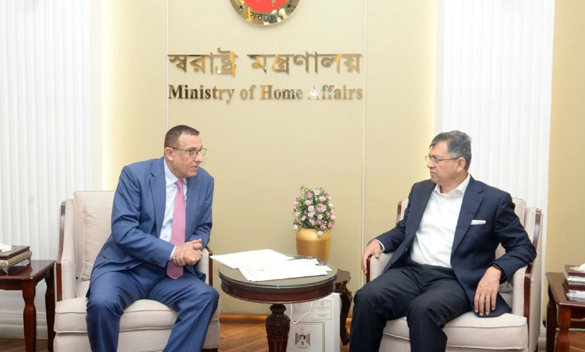 স্বরাষ্ট্রমন্ত্রীর সঙ্গে ফিলিস্তিনের রাষ্ট্রদূতের সৌজন্য সাক্ষাৎ