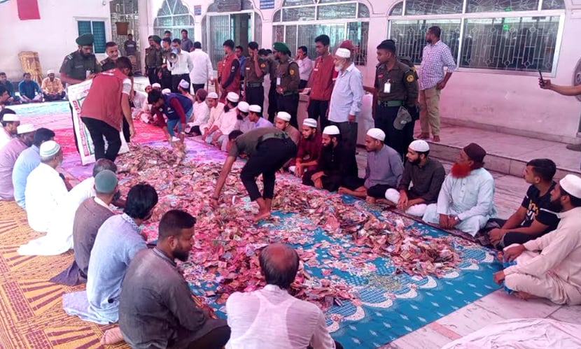 শাহজালাল মাজারে ১৮ দিনে মিলল ৪৭ লাখ টাকা, রয়েছে ১৩ দেশের মুদ্রা