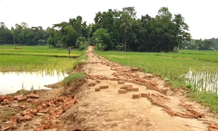 সংস্কারের অভাবে বেহাল রামু’র ‘ইঞ্জিনিয়ার নুরুল হাকিম সড়ক’