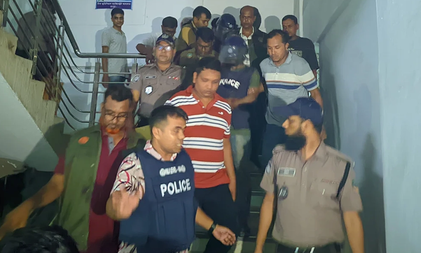 আদালতে দায় স্বীকার করে কারাগারে সিদ্ধার্থ-মুগ্ধ