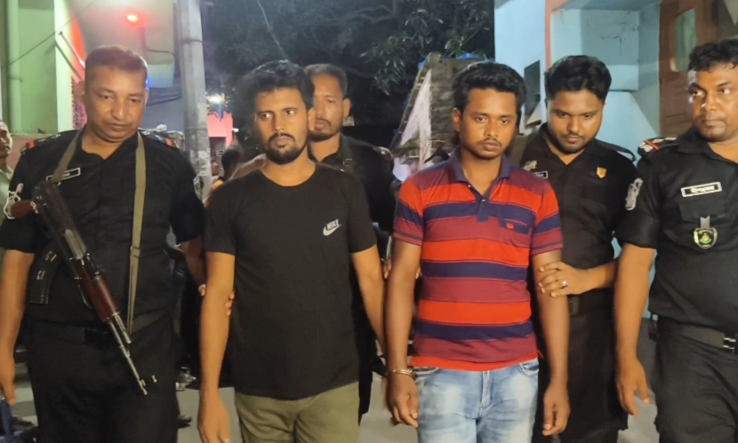 চাঁপাইনবাবগঞ্জে জাল নোট তৈরির সরঞ্জামসহ আটক ২