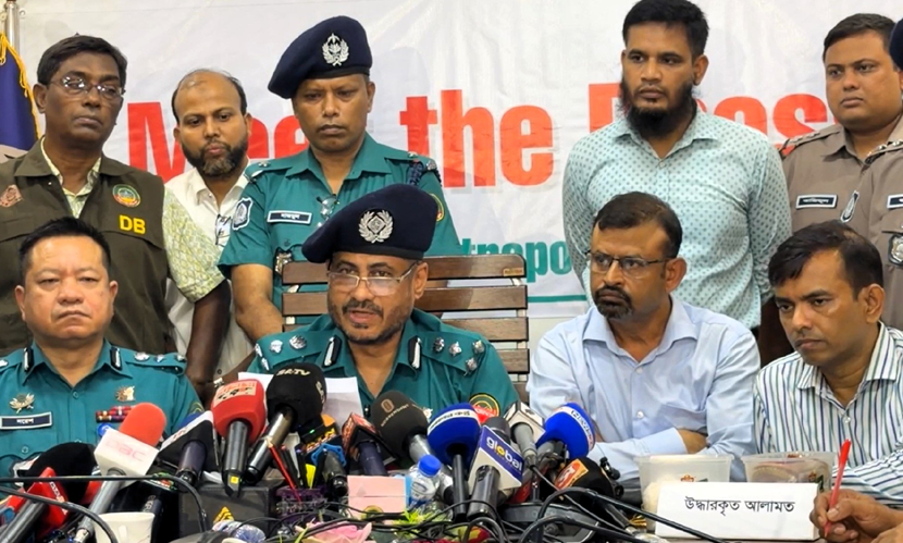 ছাদে ইয়াবা সেবনে বাধা দেওয়ায় ৪ জনকে হত্যা: রংপুর পুলিশ কমিশনার
