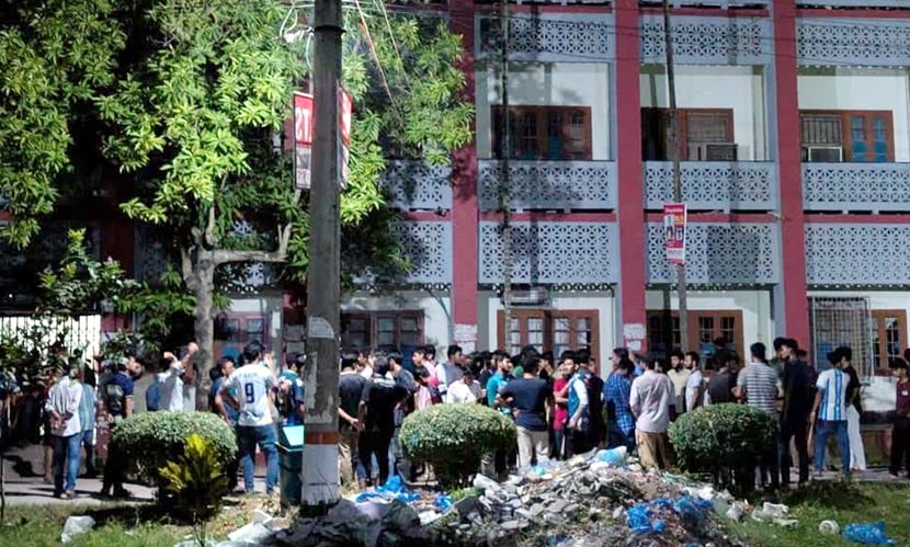 রাবিতে ২ বিভাগের শিক্ষার্থীদের মধ্যে দফায় দফায় সংঘর্ষ, আহত ৪
