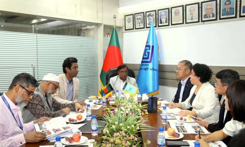 ‘তৃতীয় ভাষা শিক্ষায় চীনা ভাষাকে অগ্রাধিকার দেওয়ার হবে’