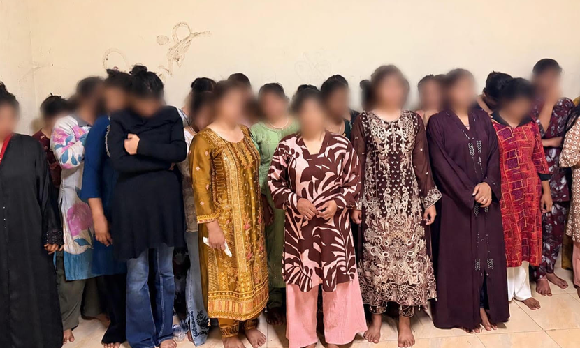 গুলশানে স্পা সেন্টারে অসামাজিক কার্যকলাপের অভিযোগ, গ্রেফতার ৫৩