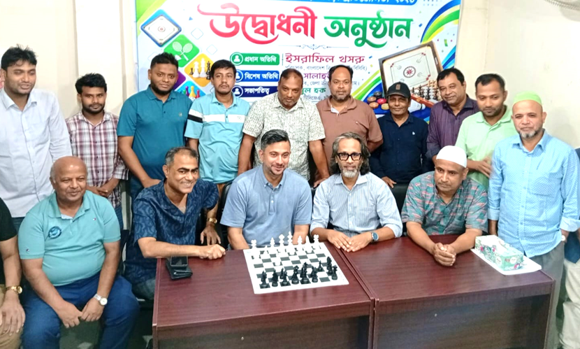 ক্রীড়াঙ্গনকে রাজনীতিমুক্ত রাখতে হবে: ইসরাফিল খসরু