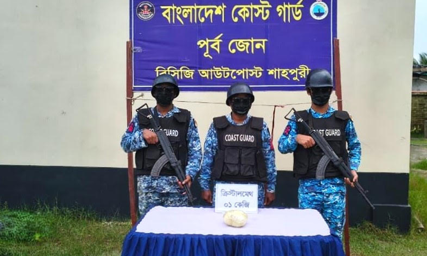 শাহপরীতে ৫ কোটি টাকার ক্রিস্টাল মেথ জব্দ