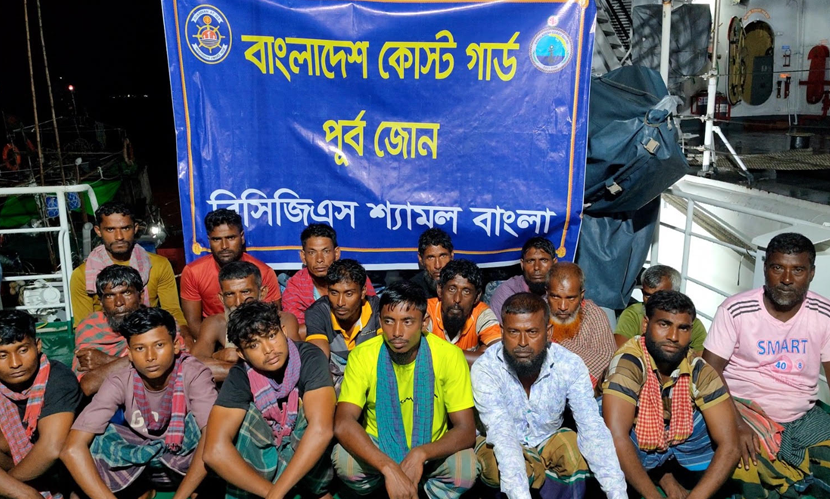 সমুদ্রে ভাসতে থাকা ১৮ জেলেকে উদ্ধার