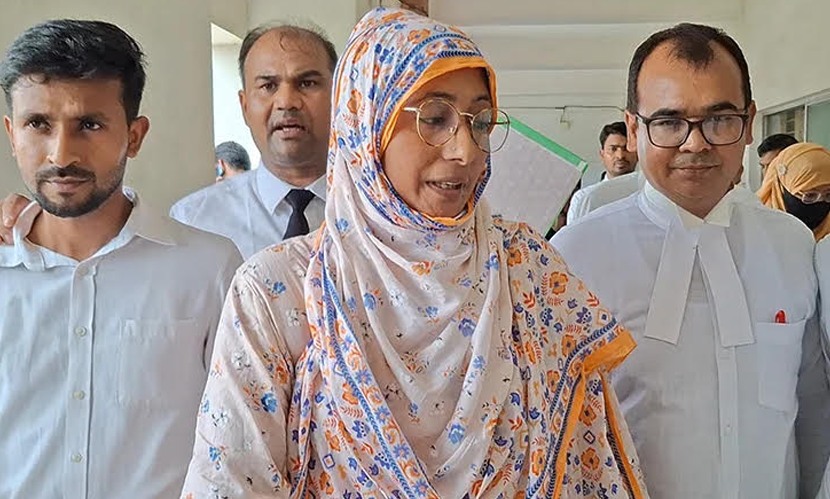 জুলাই হত্যাচেষ্টা মামলায় মডেল সিমুকে গ্রেফতার দেখানোর আদেশ