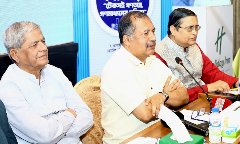গণমাধ্যম নিয়ন্ত্রণ নয়, প্রয়োজন নিয়মতান্ত্রিক কাঠামো: তথ্যমন্ত্রী