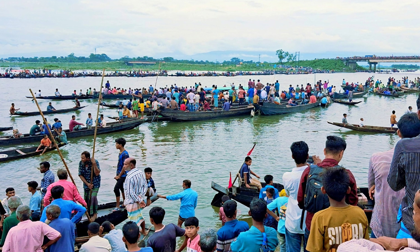 নৌকাবাইচে ‘তৌহিদী জনতা’র বাধা: আয়োজনে পাশে থাকার আশ্বাস প্রশাসনের