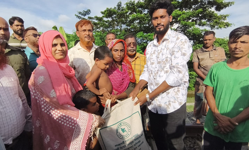 অভাবে মাথার চুল বিক্রি করা সেই রেহানার পাশে পরিবেশ প্রতিমন্ত্রী