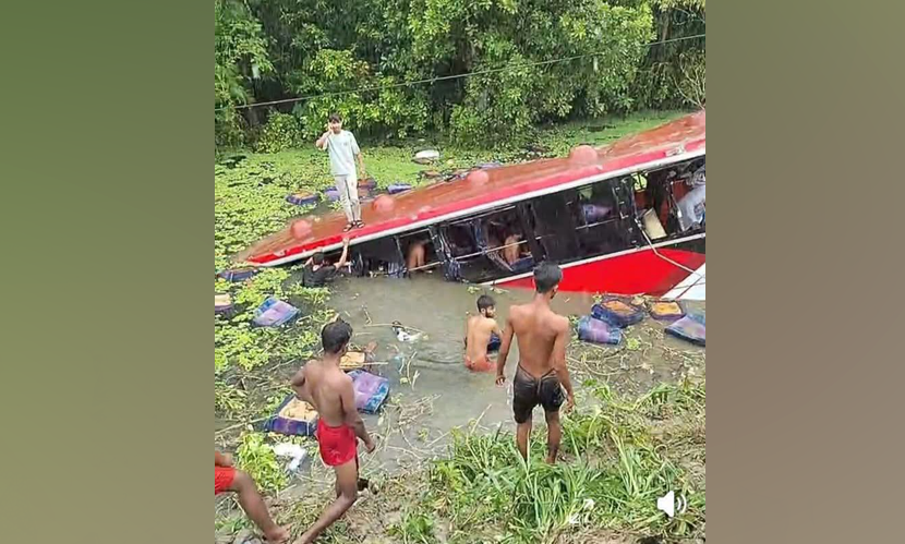 ভাঙ্গায় নিয়ন্ত্রণ হারিয়ে যাত্রীবাহী বাস খাদে, আহত ২০