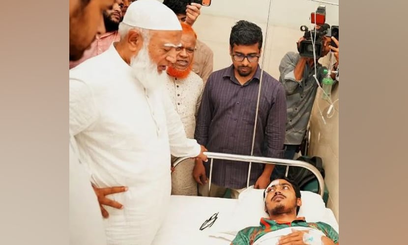 জবিতে সংঘর্ষের ঘটনায় আহতদের চিকিৎসার খোঁজ নিলেন বিরোধীদলীয় নেতা