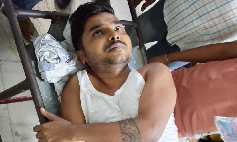 গুলি করে ও বোমা মেরে ২৫ ভরি স্বর্ণালঙ্কার ছিনতাই