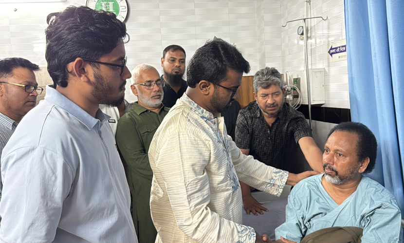 বিএনপি নেতা বাচ্চুকে দেখতে হাসপাতালে প্রধানমন্ত্রীর রাজনৈতিক সহকারী রাশেদ খাঁন