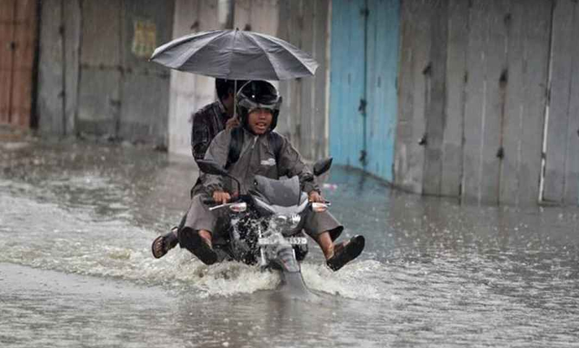 বাইকের সাইলেন্সারে পানি! কিছু জরুরি পরামর্শ