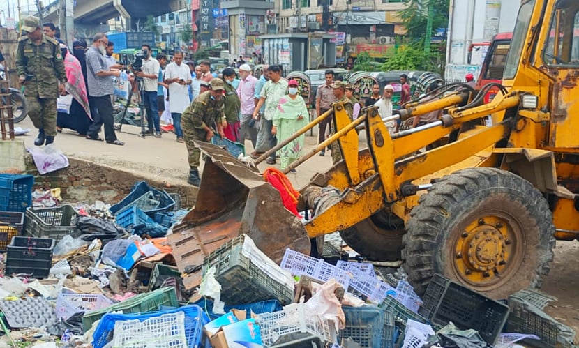 চসিকের অভিযান, ২ শতাধিক অবৈধ দোকান উচ্ছেদ