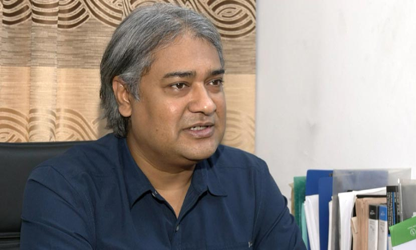 ‘পলাতক’ সাবেক তথ্য প্রতিমন্ত্রী আরাফাতের দেশত্যাগে নিষেধাজ্ঞা চায় দুদক