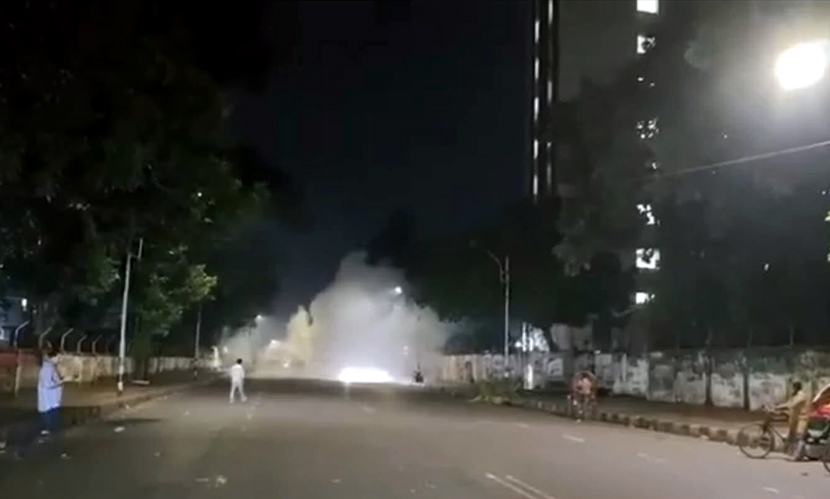 ঢাবিতে ৩ ককটেল বিস্ফোরণ