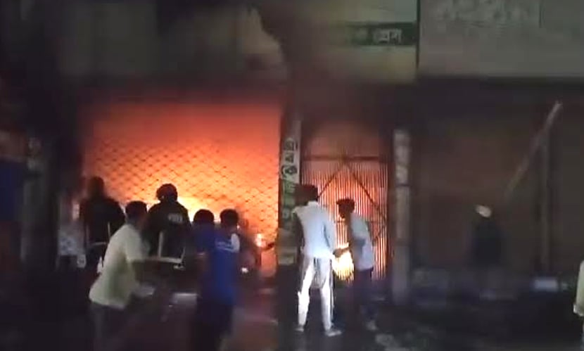 শরীয়তপুরে আবাসিক হোটেলে অগ্নিকাণ্ড, আহত ৫