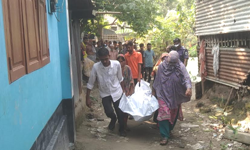 পাবনায় ঘর থেকে নারীর অর্ধগলিত ঝুলন্ত মরদেহ উদ্ধার