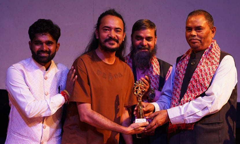 নেপালে শাহাদাত রাসএলের আন্তর্জাতিক সম্মাননা লাভ