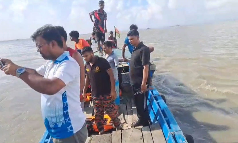 যমুনায় বাল্কহেড ডুবে দুদিন ধরে নিখোঁজ ২ শ্রমিক
