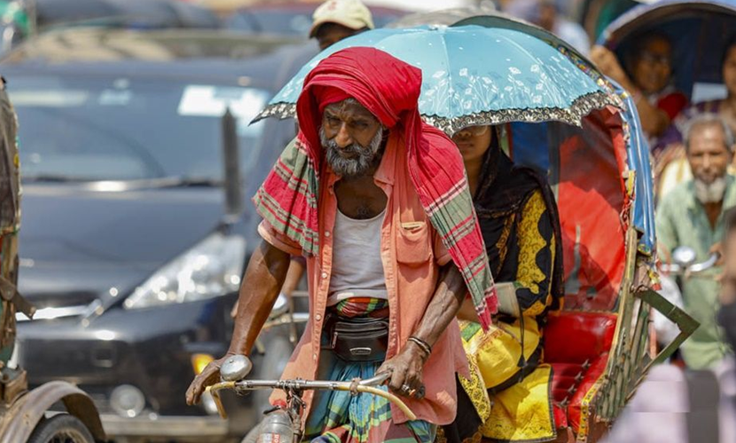 ঢাকায় বৃষ্টির আভাস থাকলেও বহাল থাকবে ভ্যাপসা গরমের অস্বস্তি